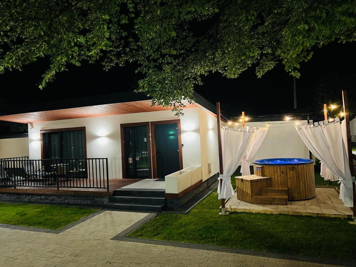 וגיירסקה גורקה Wrzos Resort & Wellness **** Domki Caloroczne מראה חיצוני תמונה