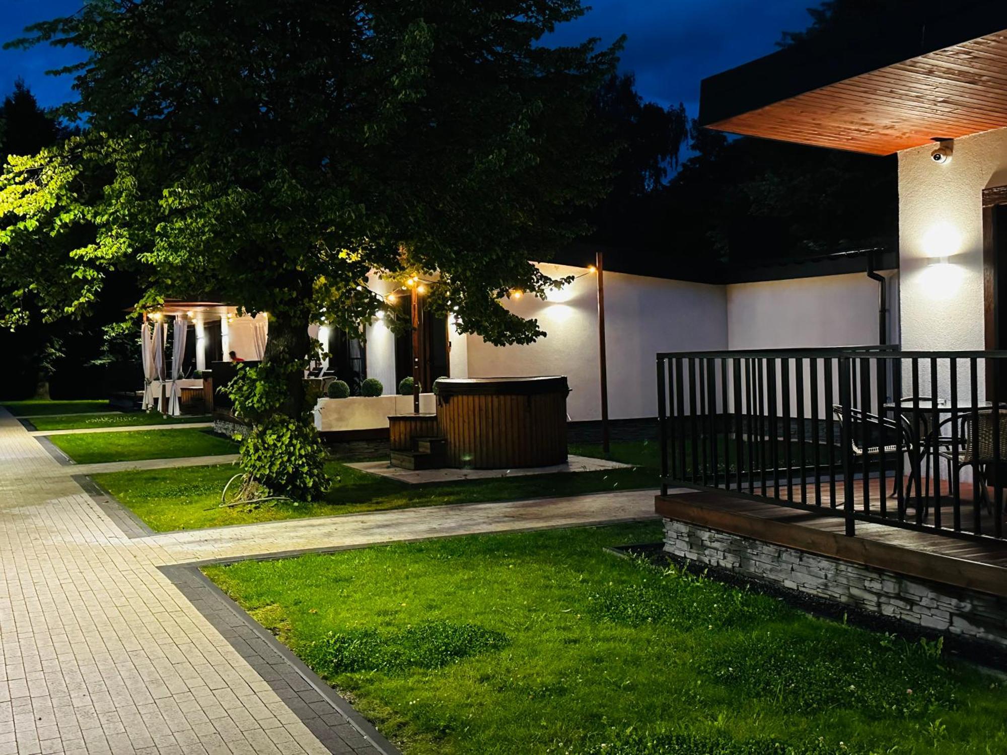 וגיירסקה גורקה Wrzos Resort & Wellness **** Domki Caloroczne מראה חיצוני תמונה