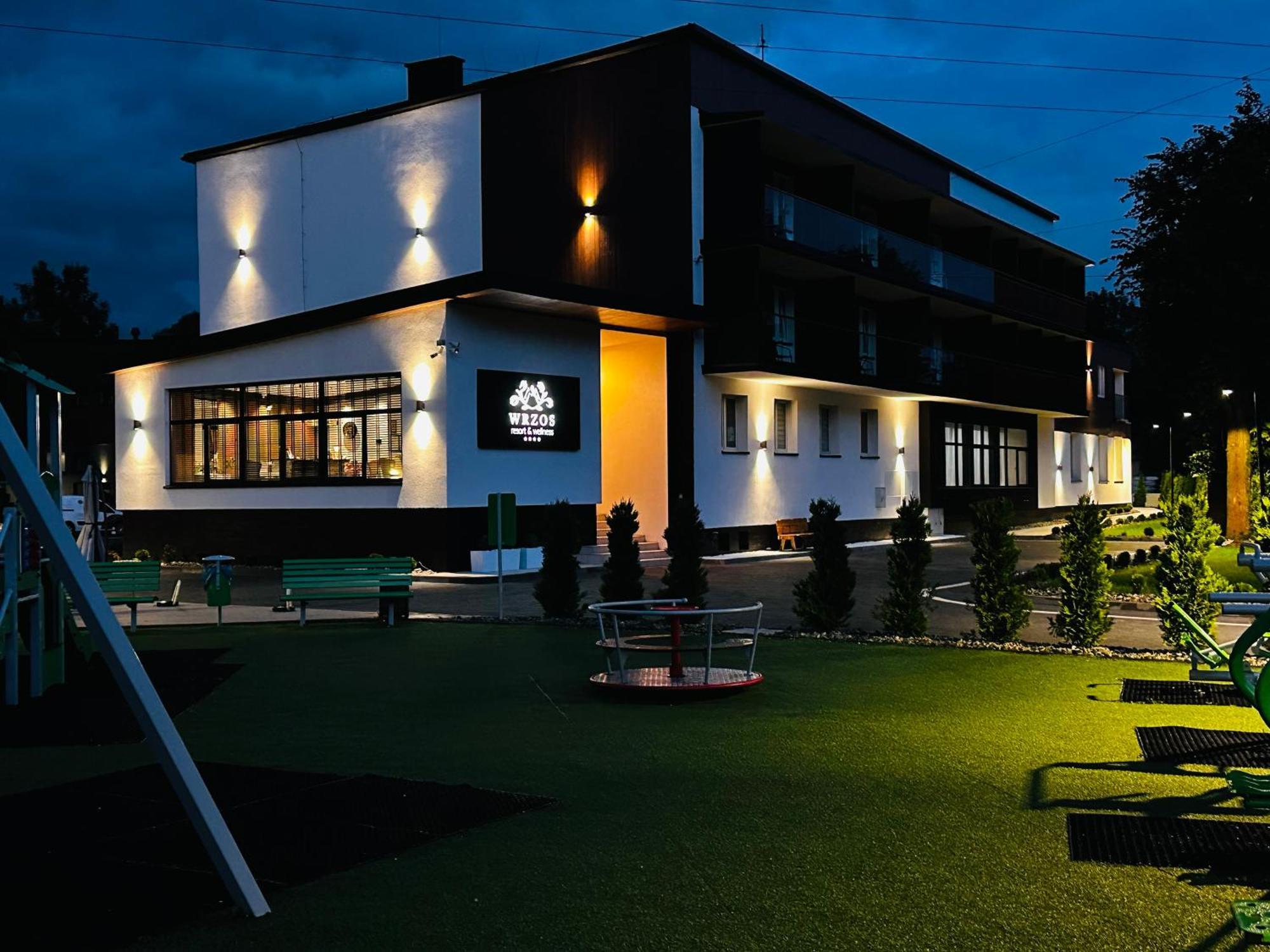 וגיירסקה גורקה Wrzos Resort & Wellness **** Domki Caloroczne מראה חיצוני תמונה